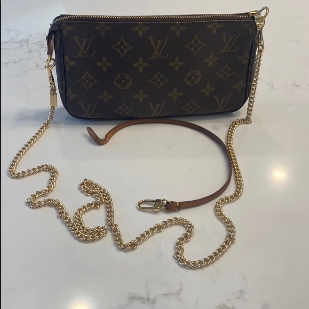 MICHEAL KORES GOLD SHOULDER CHAIN-BAG NOT INCLUDED JUST CHAIN